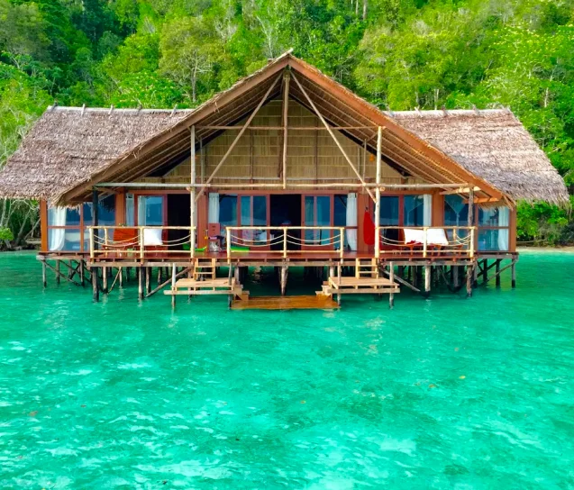 Raja Ampat liveaboards vs Dive Resorts